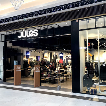 Ajaccio-Centre-commercial-Auchan-Atrium-Jules
