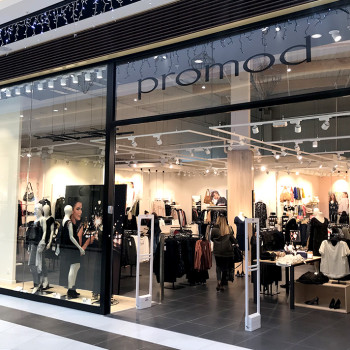 Ajaccio-Centre-commercial-Auchan-Atrium-Promod