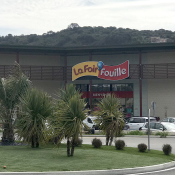 Ajaccio-Retail-Auchan-Atrium-Foir-Fouille