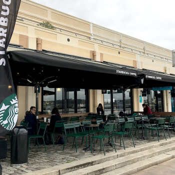Bordeaux-Centre-commercial-Bordeau-Village-Starbucks