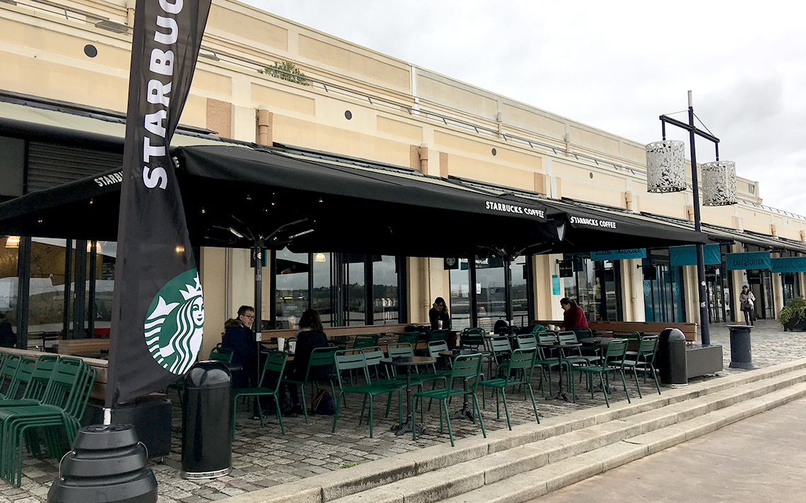 Bordeaux-Centre-commercial-Bordeau-Village-Starbucks