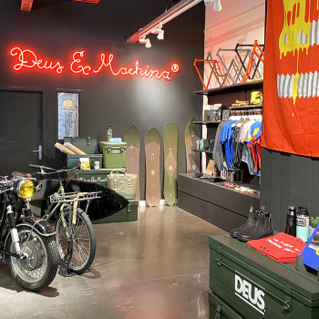 Bordeaux-Centre-commercial-Bord'eau-village-Deus-Ex-Machina
