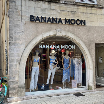 La-Rochelle-Banana-Moon