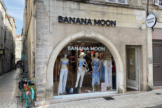 La-Rochelle-Banana-Moon